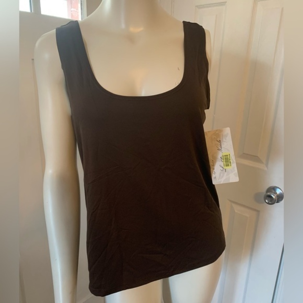 Leo Nichole tank